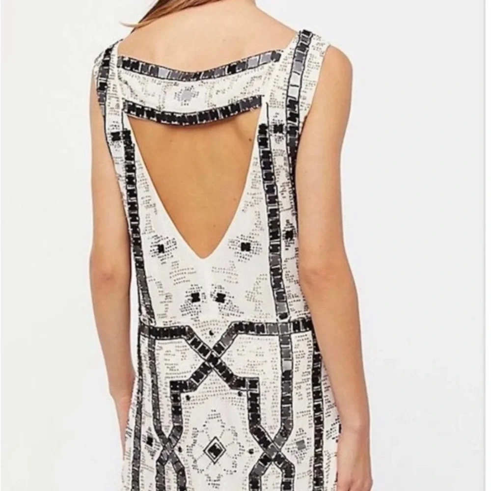 ✨ Free People Speak Easy Sequin Beaded Mini Dress – Size 6 ✨ - Picture 2 of 7